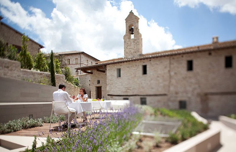 nun_cortile_interno